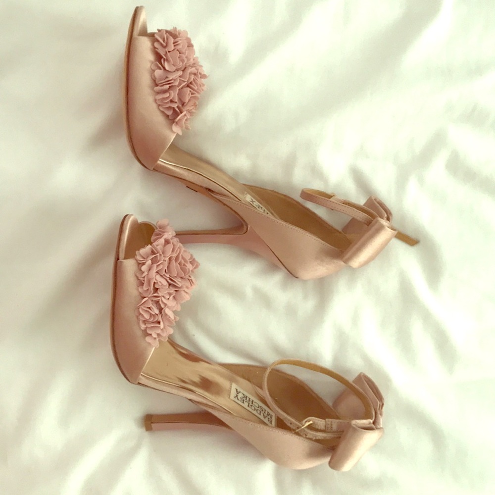 Badgley Mischka pink satin heels